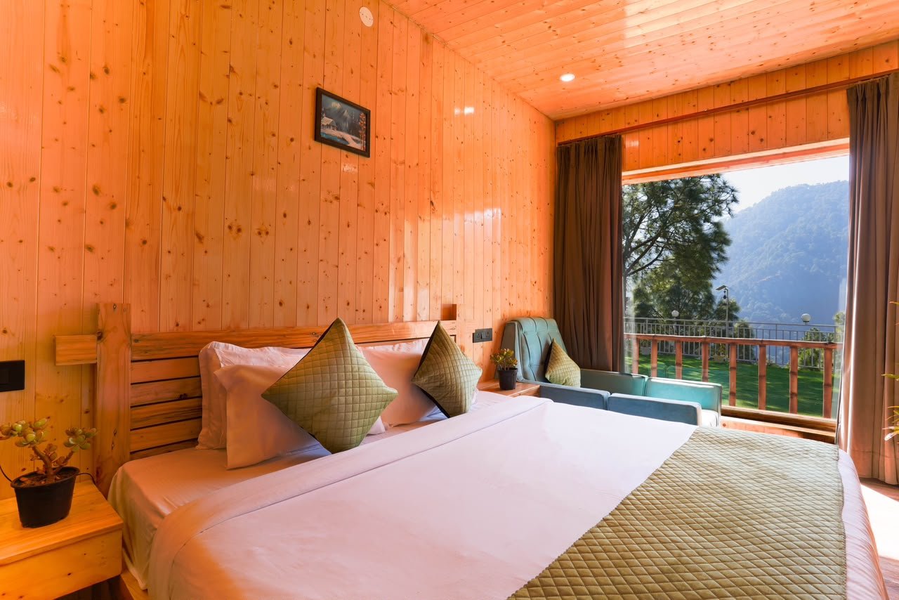 Wooden room with mountain view window - Hamilton Palace Lansdowne