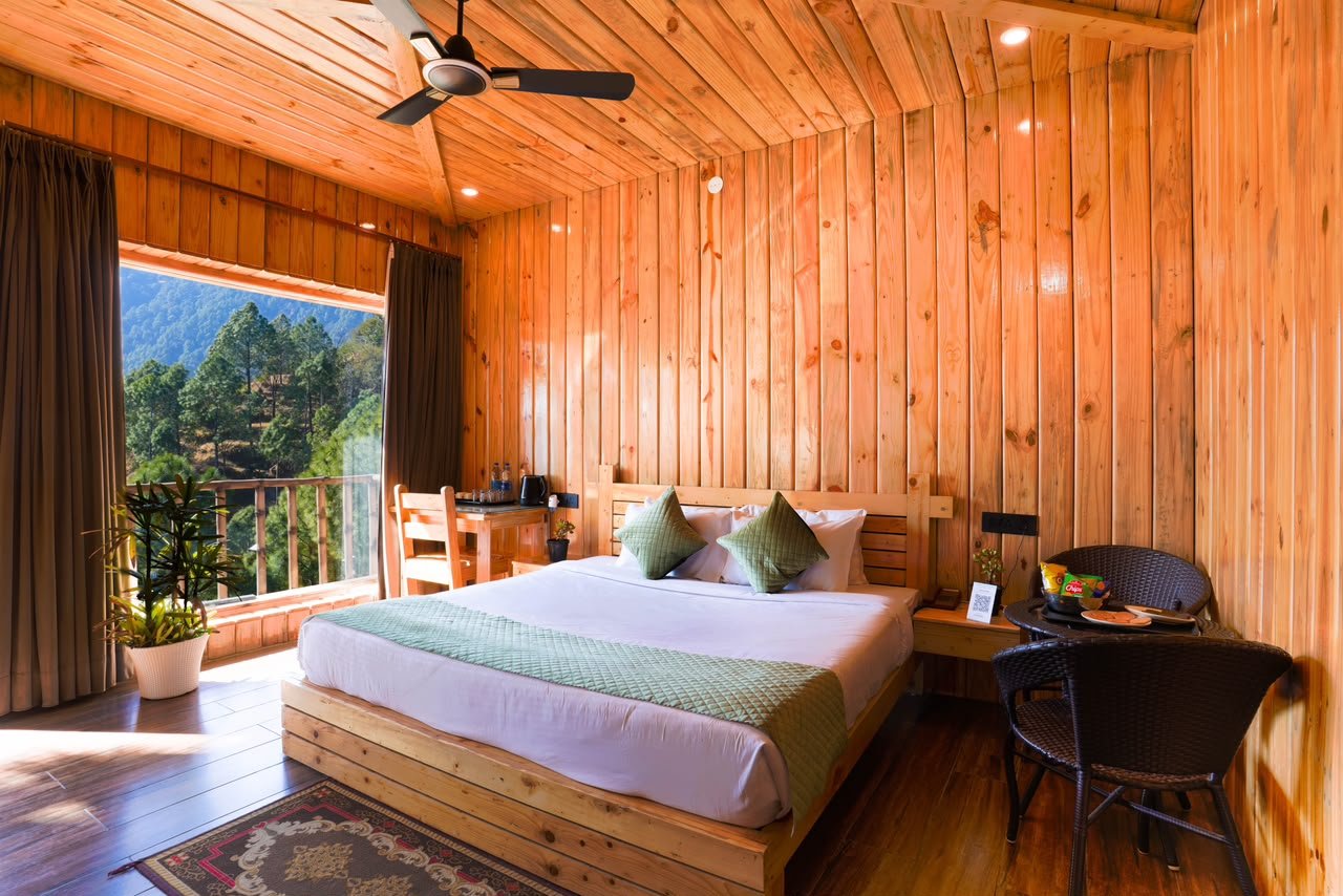 Deluxe Room with valley view - Hamilton Palace Lansdowne