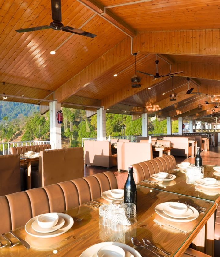 Hamilton Palace Restaurant in Lansdowne