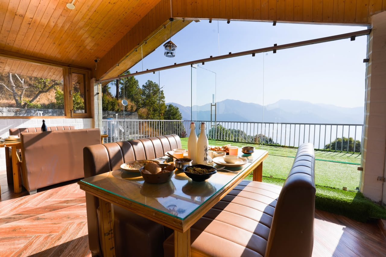 Dining table overlooking the Himalayan ranges